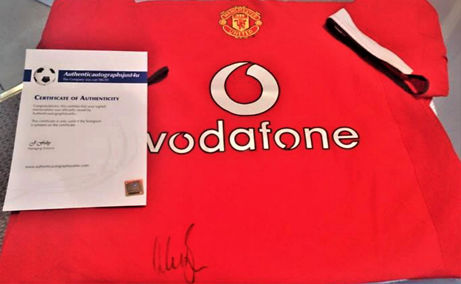 - Wes Brown signed Manchester United Shirt: Lot 248 - Wes Brown signed Manchester United Shirt - Wesley Michael Brown (born 13 October 1979) is an English professional footballer who plays as a defender for Indian club Kerala Blasters. Provenan