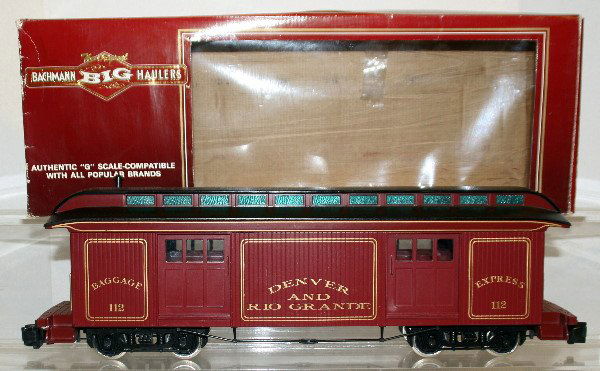 Bachmann G-Scale 4 Door Baggage Car DR&G: Denver Rio Grande Baggage Car Express 112, Steel Wheels, Knuckle Couplers Box:Y