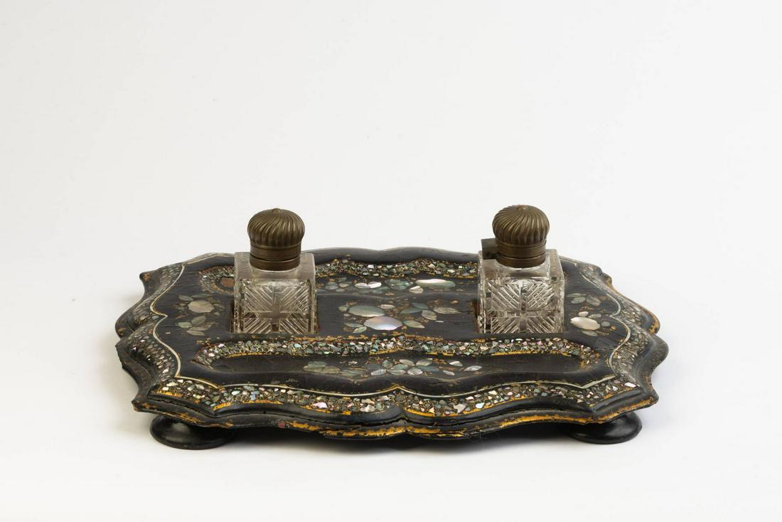 Black Lacquer and Mother of Pearl Inkwell.: 11 x 13 inches. Items may be previewed at our Freeport, Maine gallery prior to the close of the auction. Call 207-370-4746 or e-mail andrew@cascobayauctions.com to schedule an appointment Flat rate sh