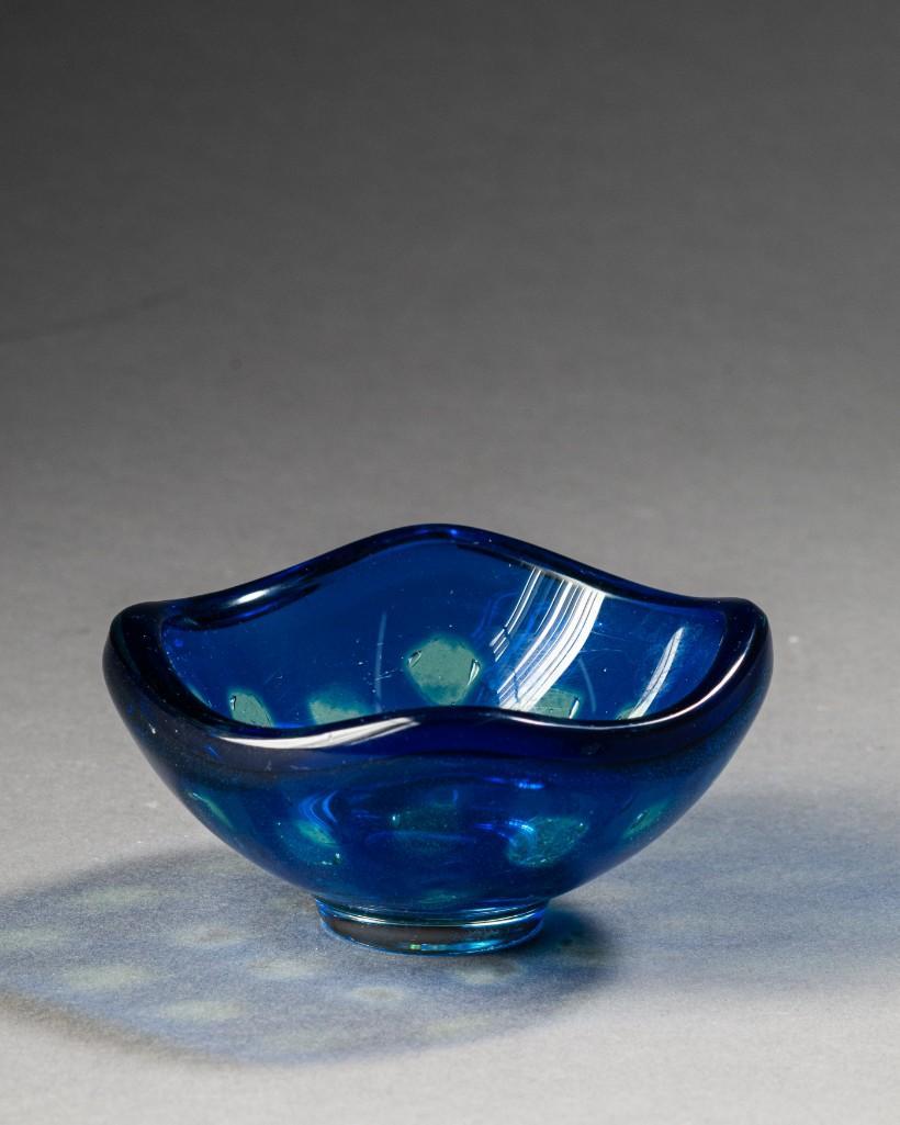 Orrefors Ravenna Bowl by Sven Palmquist.: Diameter 3 1/2 inches. Detailed condition reports are available upon request. Due to the current stay at home order, in-person preview will not be available until May 1 Items may be picked up at our F