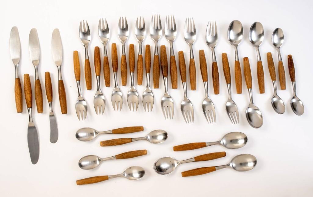 Jens Quistgaard for Dansk Fjord Flatware.: Thirty four pieces total.