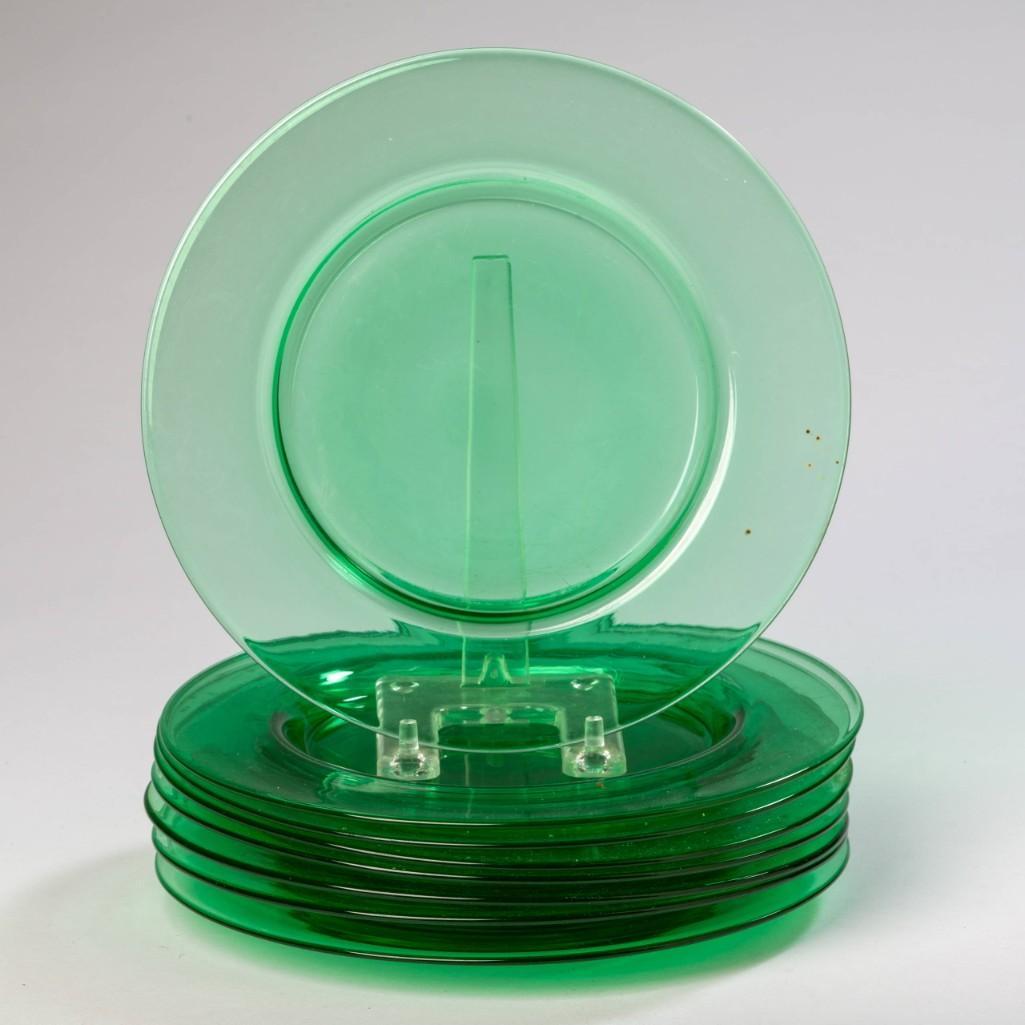 Set of 8 Steuben Pomona Green Glass Plates.: Signed. Diameter 8.5 inches.