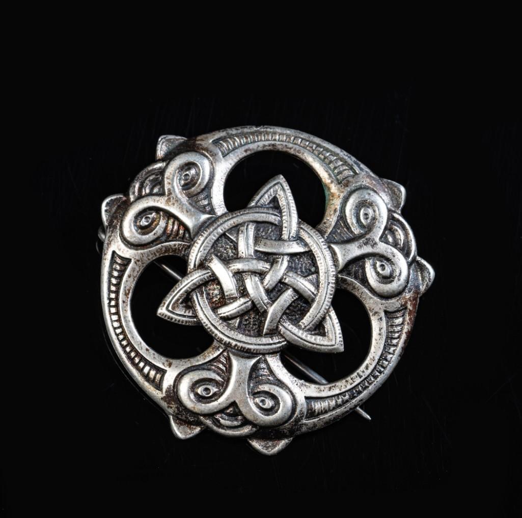 Magnus Aase Dragestil Viking Revival Pin.: 830, Norway, C. 1910.