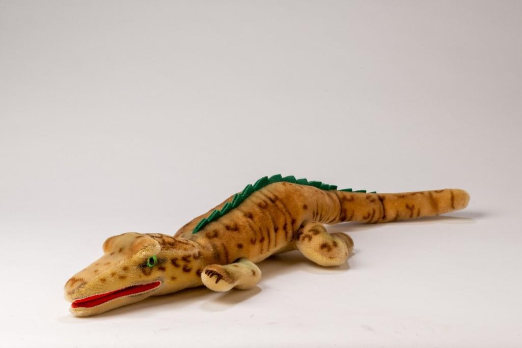 Vintage Steiff Gaty the Alligator.: Length 25 inches.