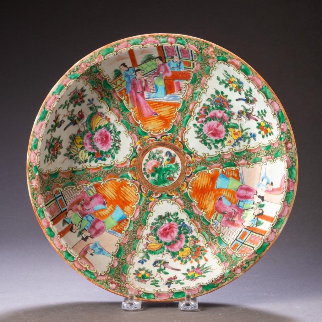 Chinese Export Rose Medallion Dish. (1 of 2)