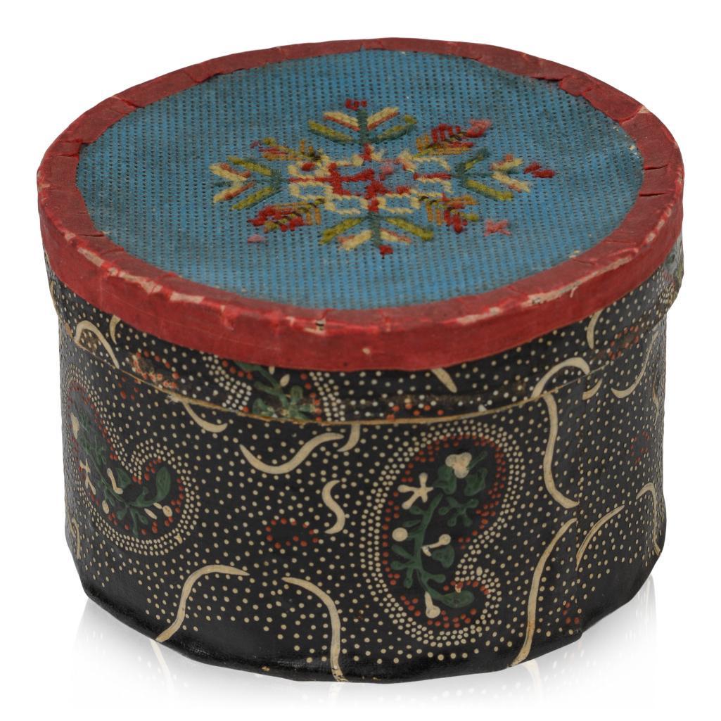 Small Wallpaper Box. (1 of 5)