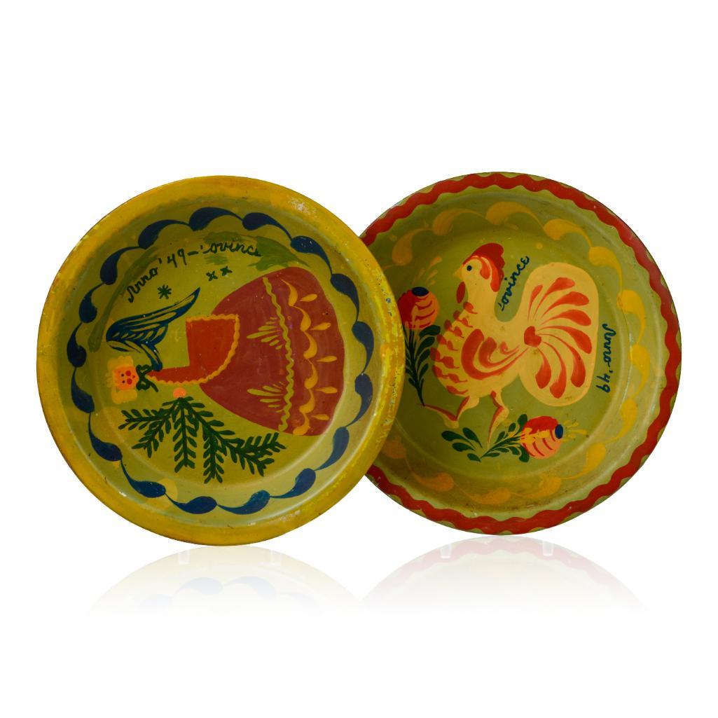 2 Peter Hunt Painted Metal Plates. (1 of 2)