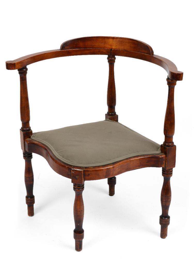 French Provincial Corner Chair (1 of 2)