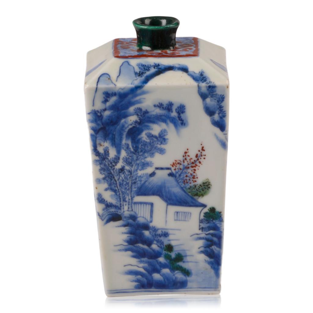 Japanese Imari Tokkuri Sake Bottle. (1 of 6)