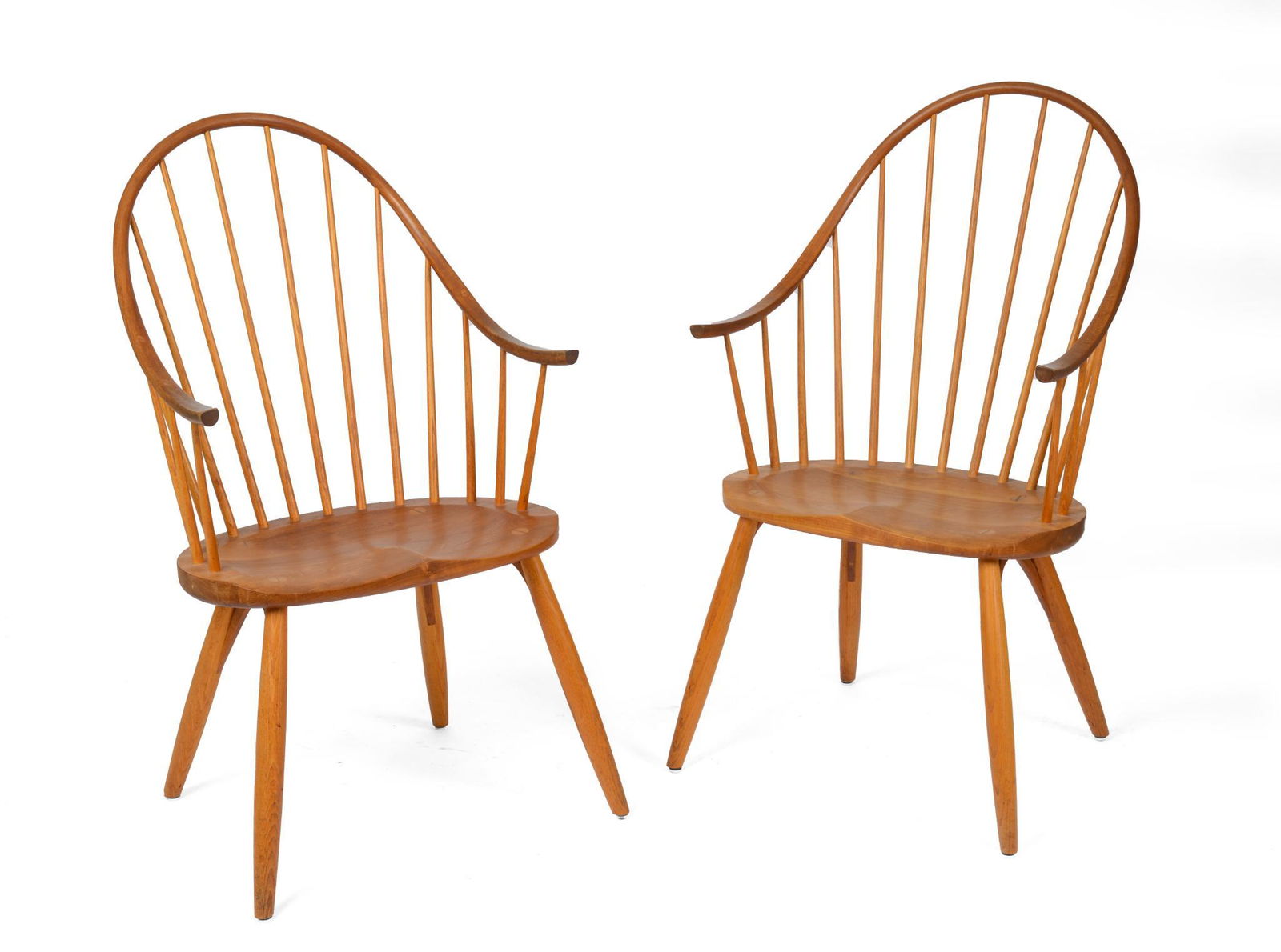 Pair of Thomas Moser Continuous Arm Chairs, 1989.: Each signed and dated under the seat.
