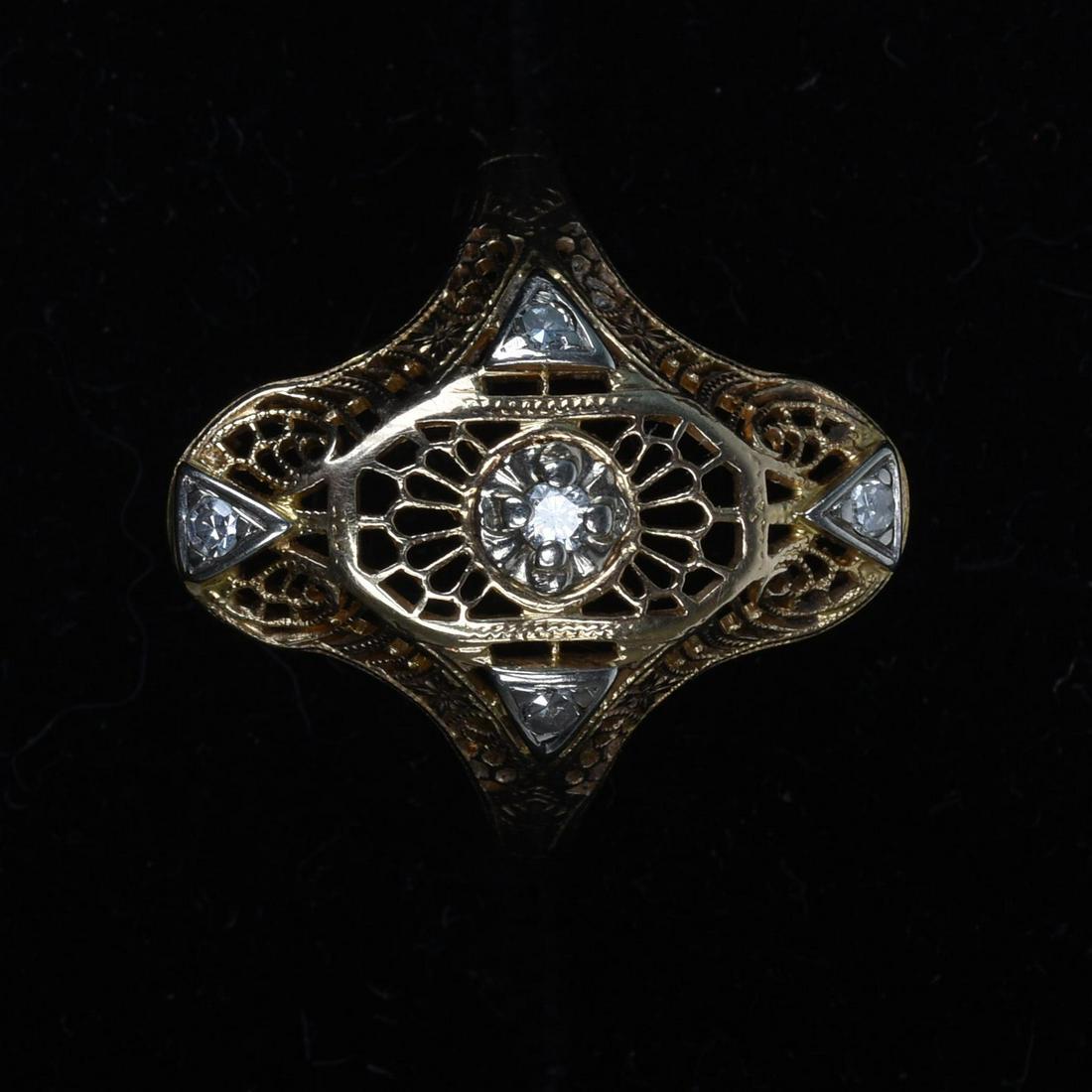 Vintage 14K Yellow Gold and Diamond Ring.: Size 9.75, 2.6 grams.