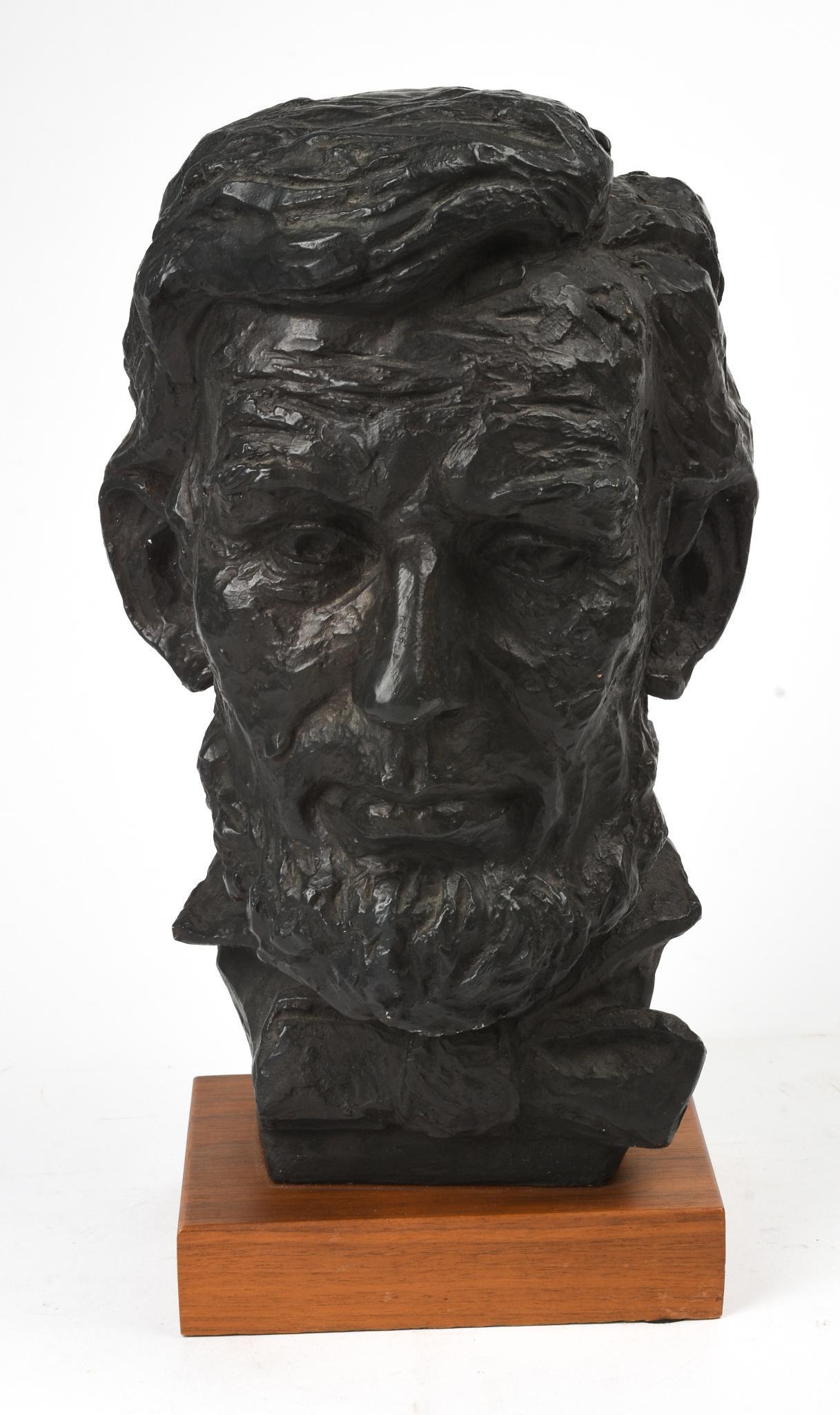 Austin Productions Bust of Lincoln. (1 of 5)