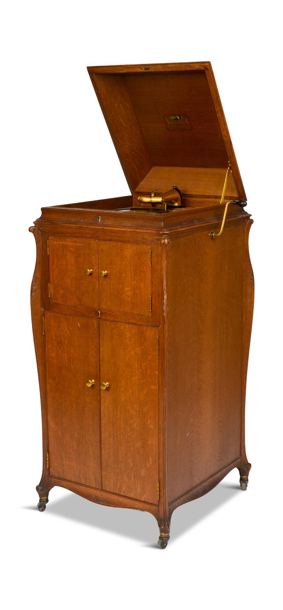 Victor Victrola Phonograph, 1912-1914. (1 of 7)
