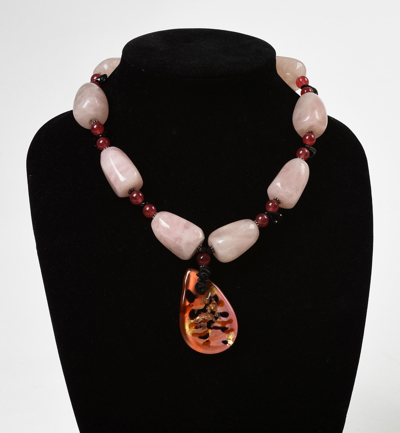 Large Rose Quartz and Jade Necklace. (1 of 2)