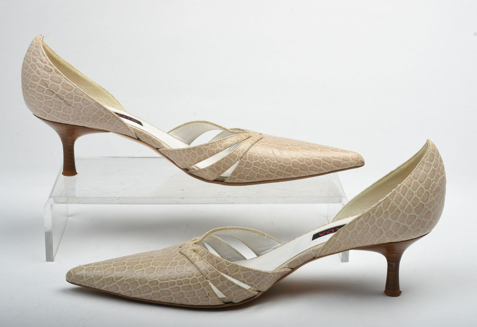 Pair of Tan Leather Escada Kitten Heels.: With reptile skin pattern. Size 37. Condition: good, light wear and tear. Heel 2 inches.