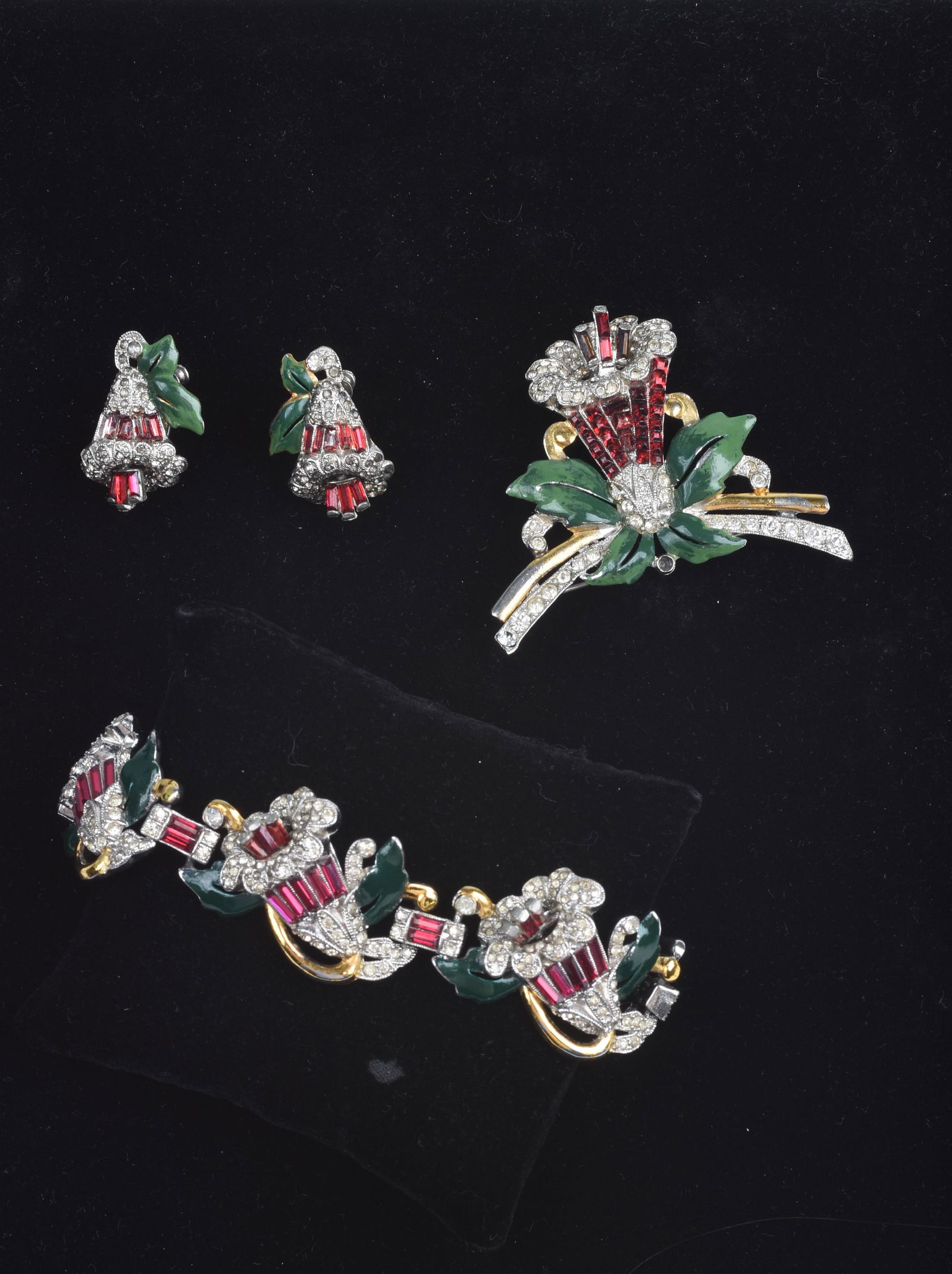 Coro Trembler Three PIece Set. (1 of 3)