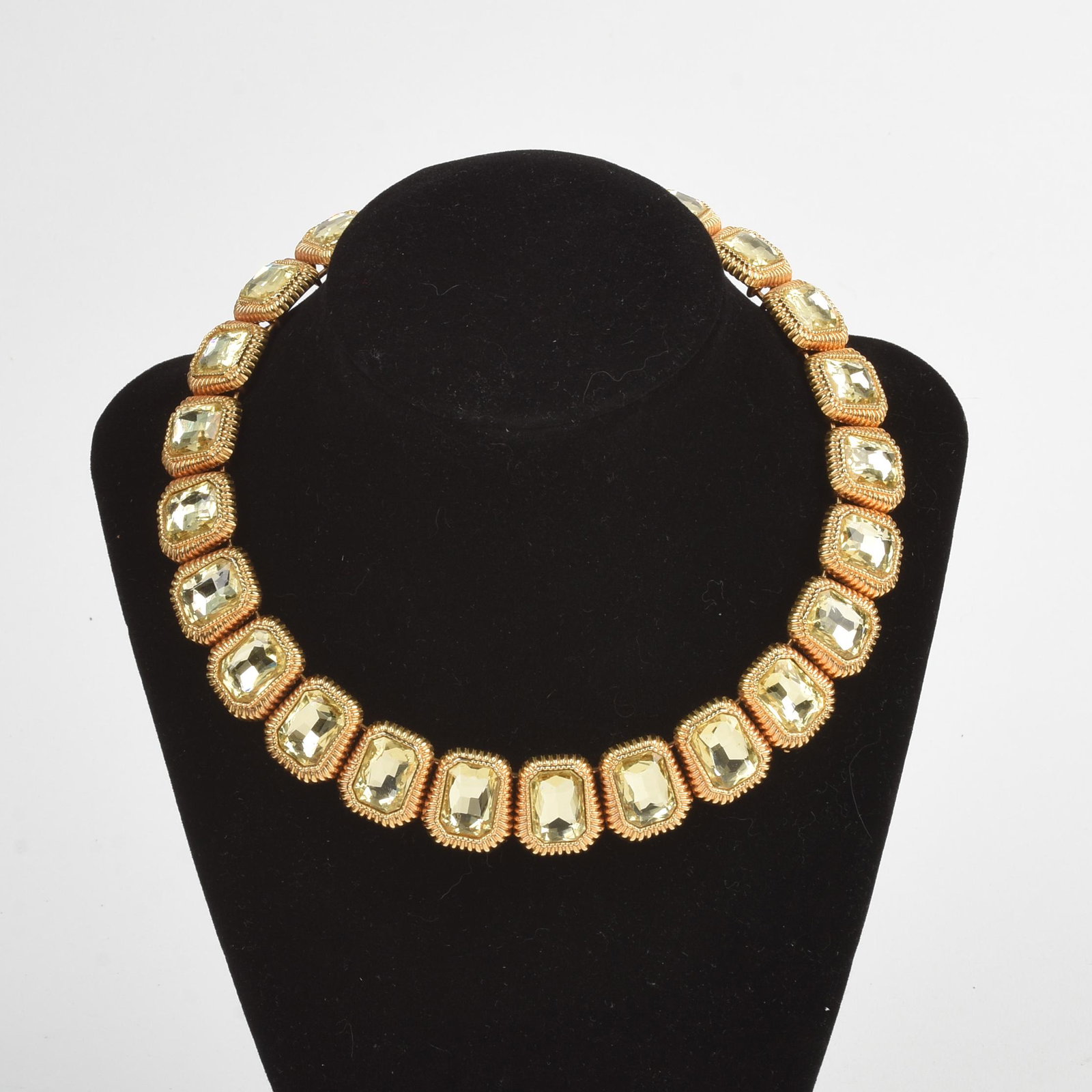 Expandable Collar Neckalce.: Signed JB. With citrine-color stones. Diameter 4.5 inches.