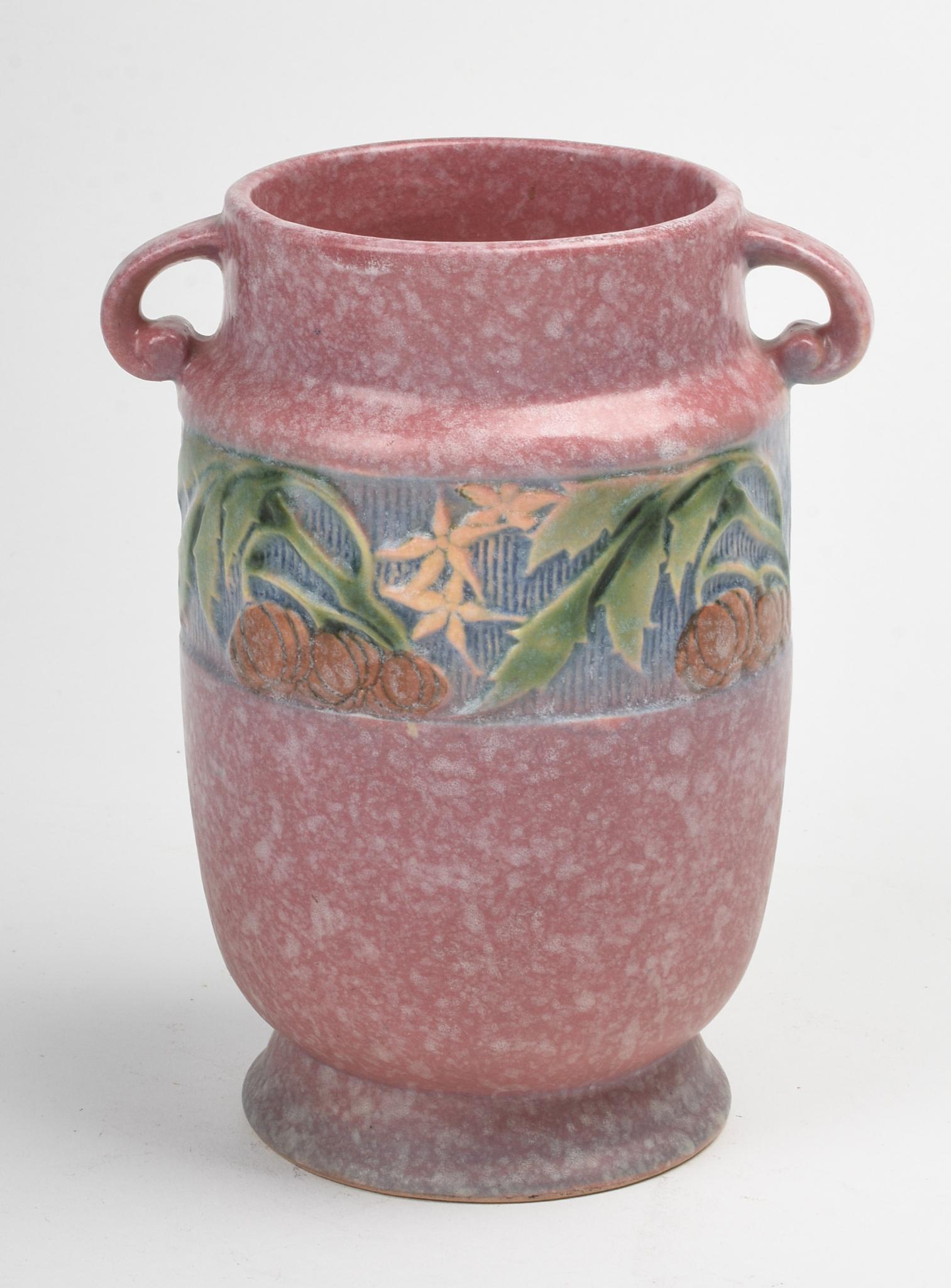 Roseville Baneda Pink Vase. (1 of 5)