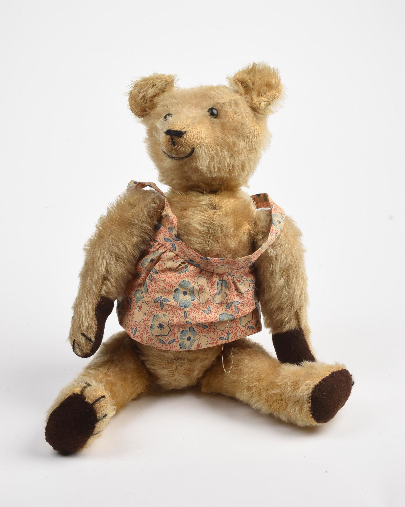 Antique Articulated Stuffed Bear. (1 of 5)