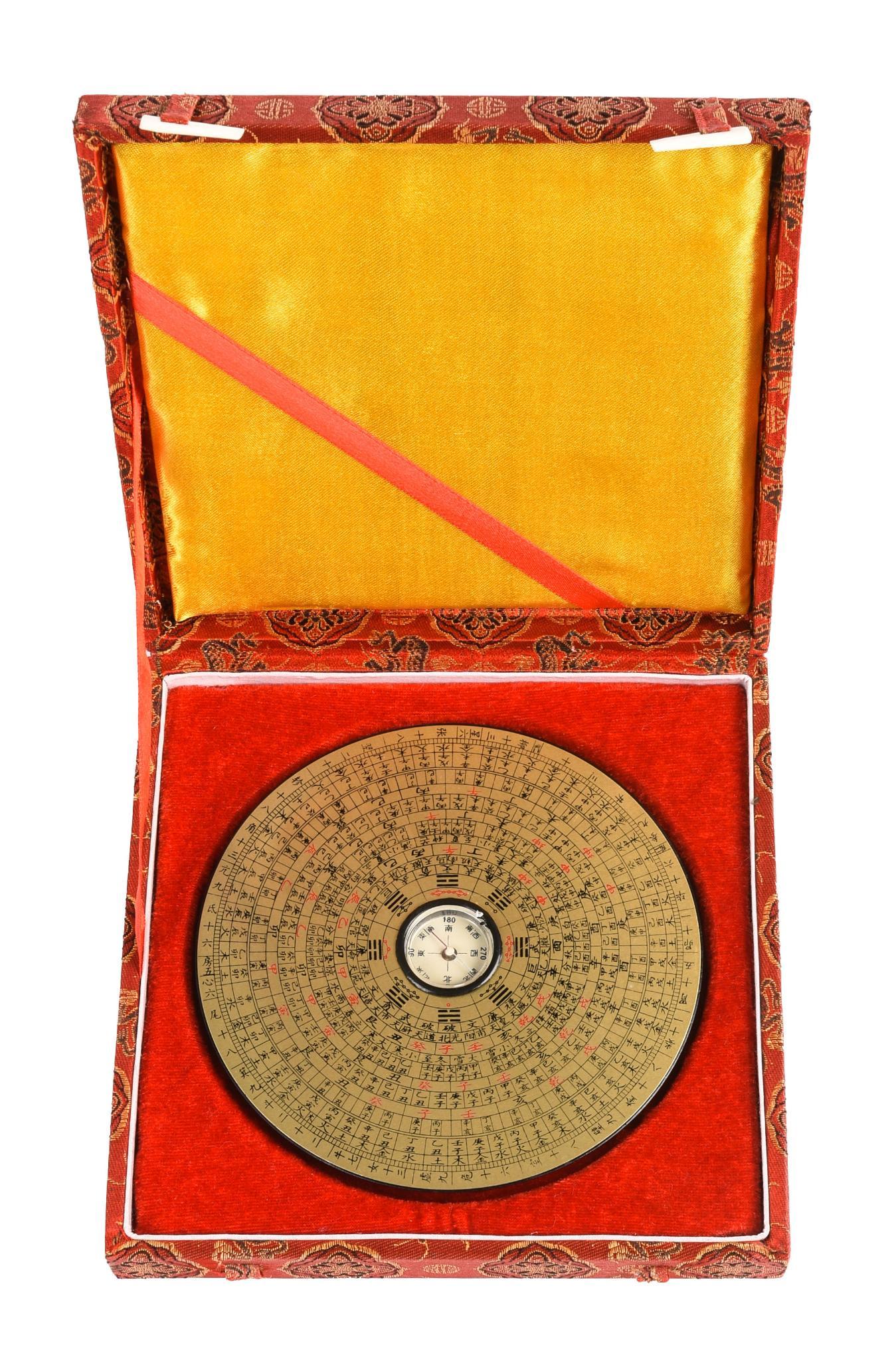 Vintage Feng Shui Compass in Original Box.: Diameter 5.5 inches.