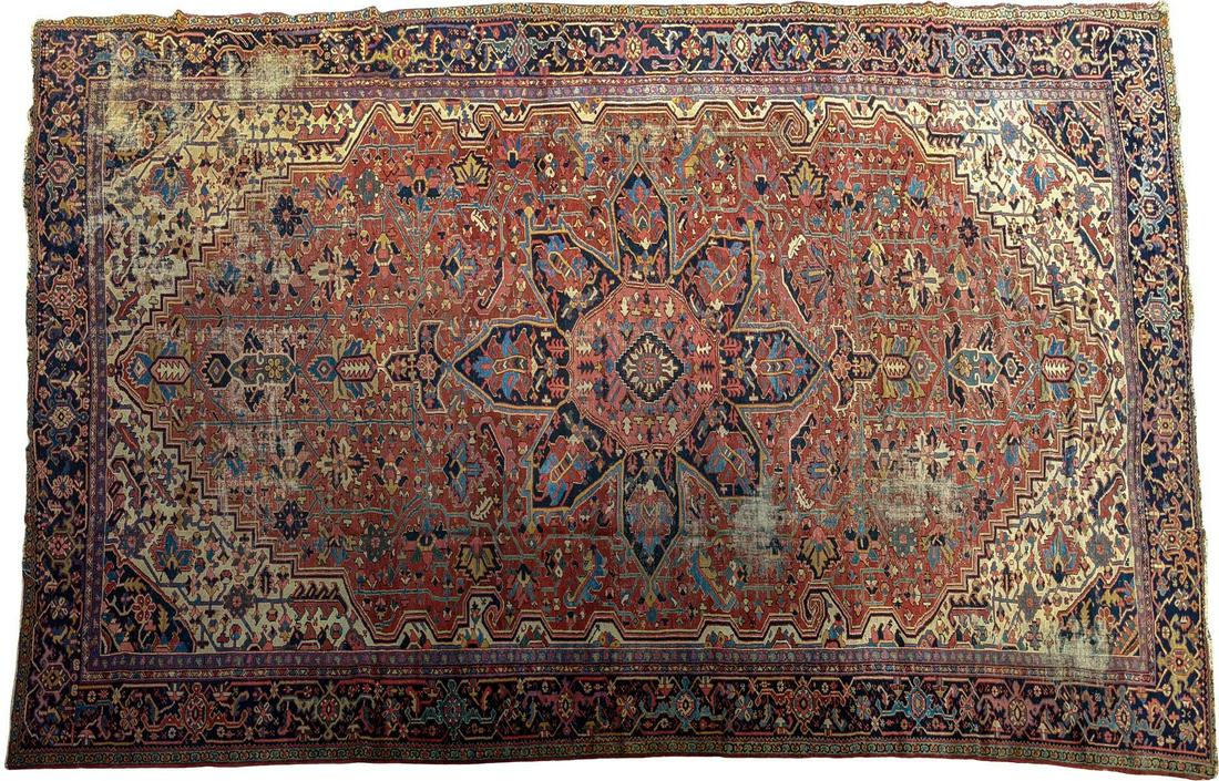 Roomsize Heriz Carpet, Circa 1910. (1 of 8)