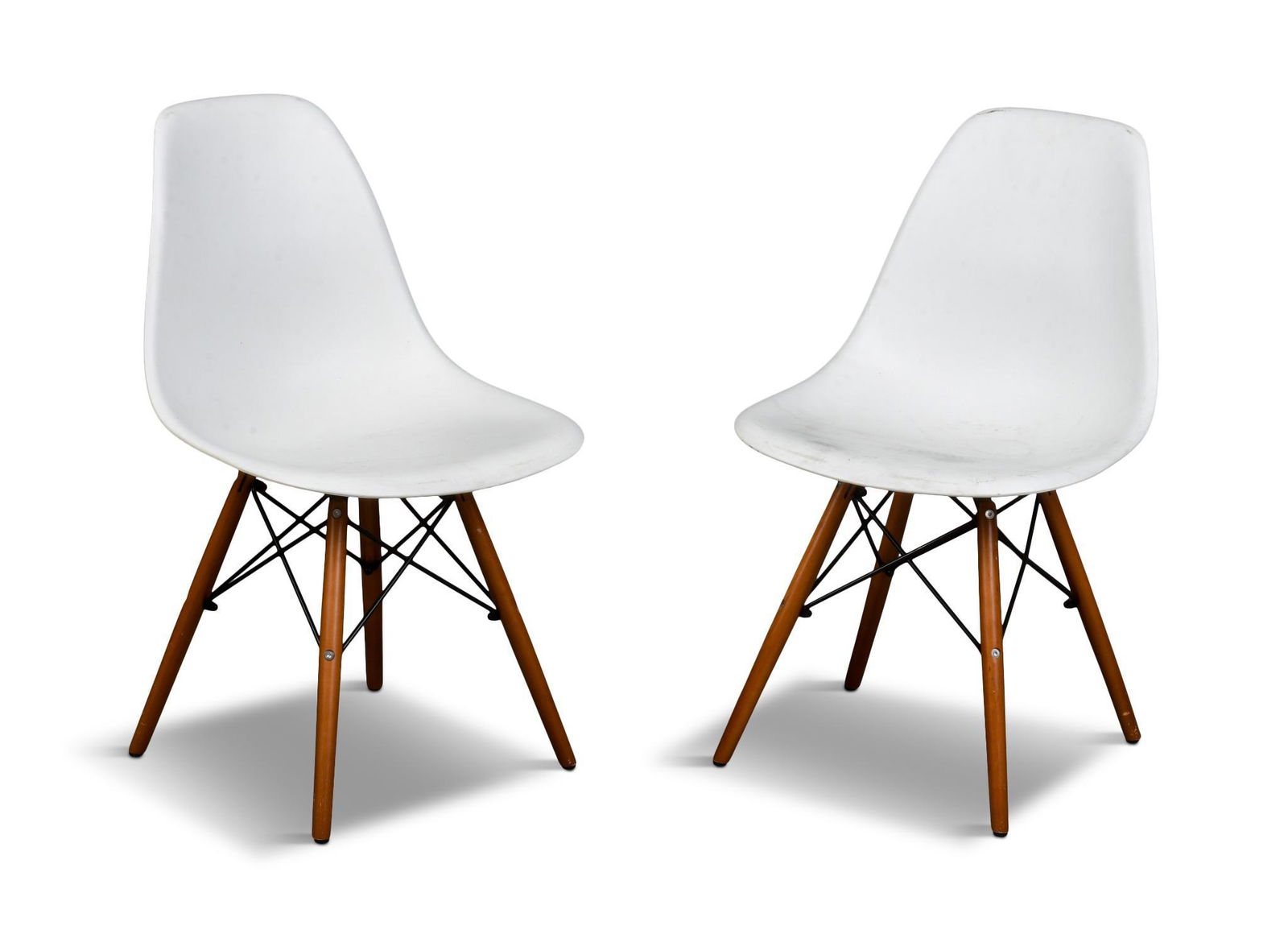 Pair of Silla Eames Blanca Style Side Chairs. (1 of 1)