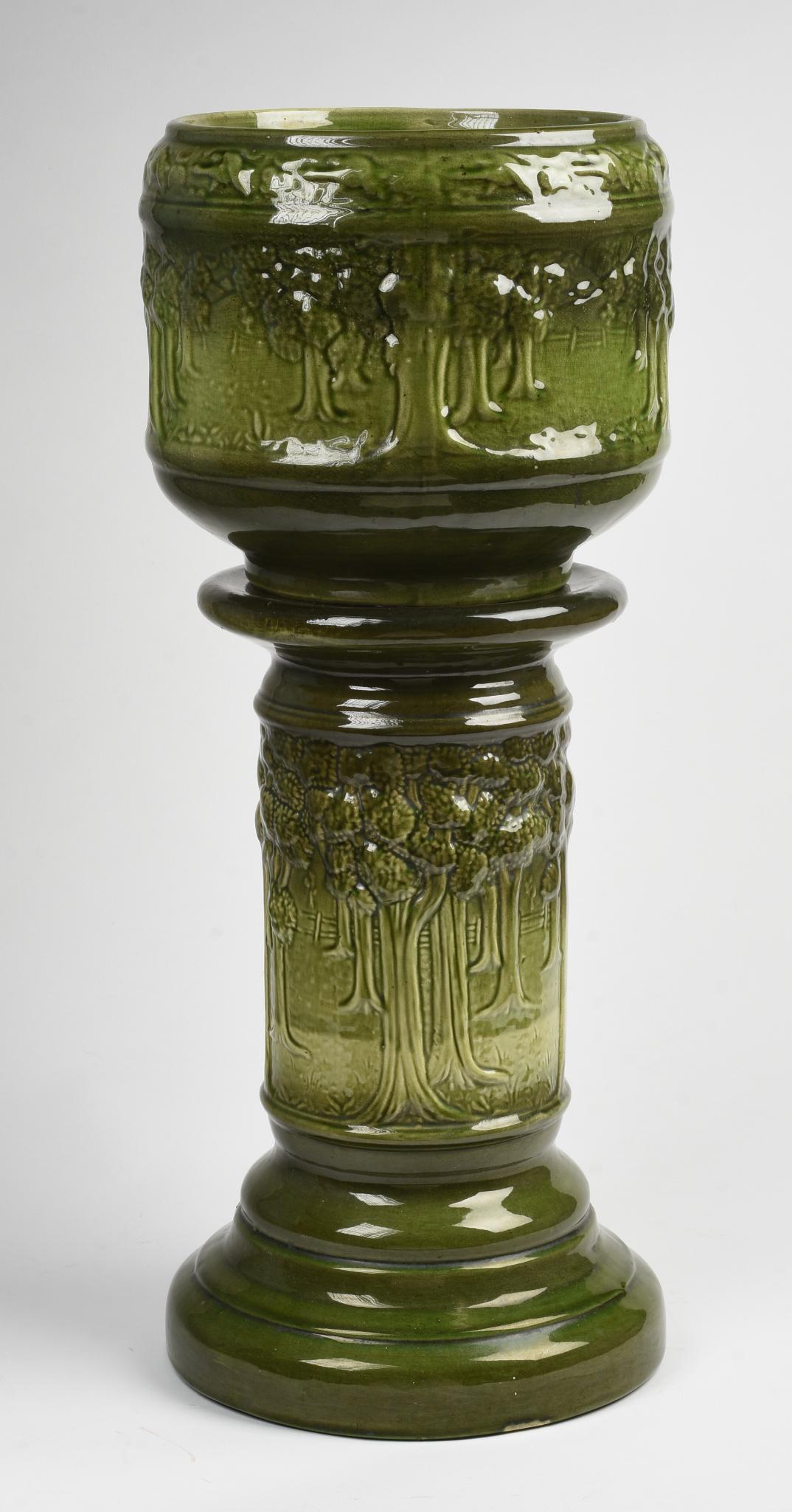 Brush McCoy Woodland Jardiniere & Pedestal. (1 of 9)