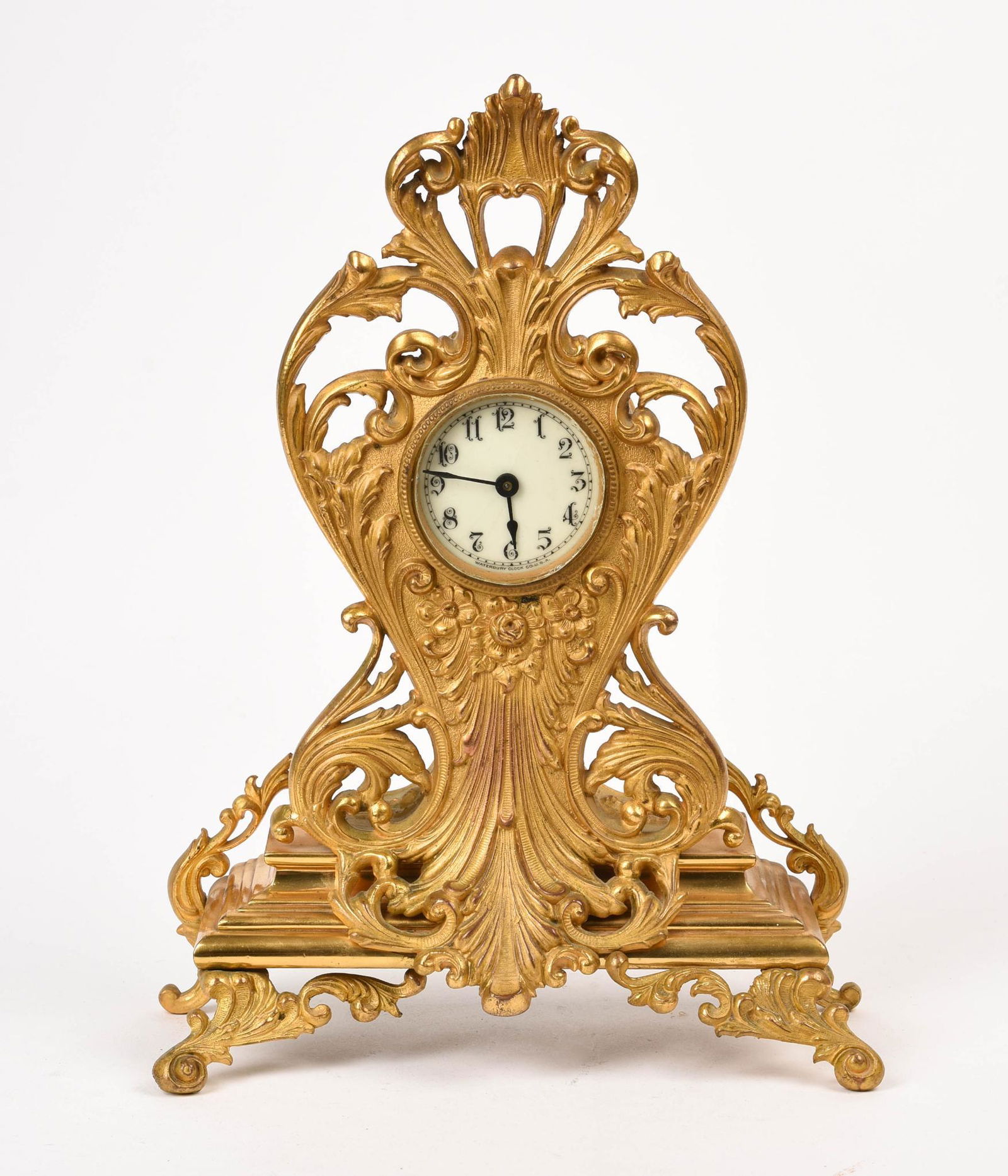 Waterbury Clock Co. Gilt Metal Mantel Clock. (1 of 4)