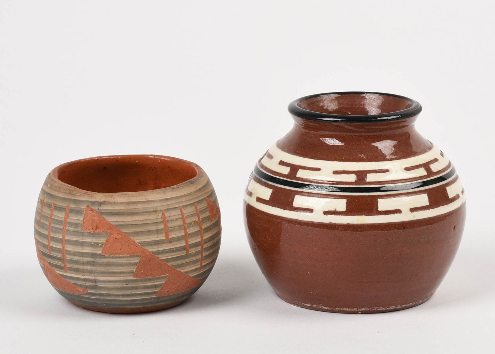 Two Small Native American Pots (1 of 4)