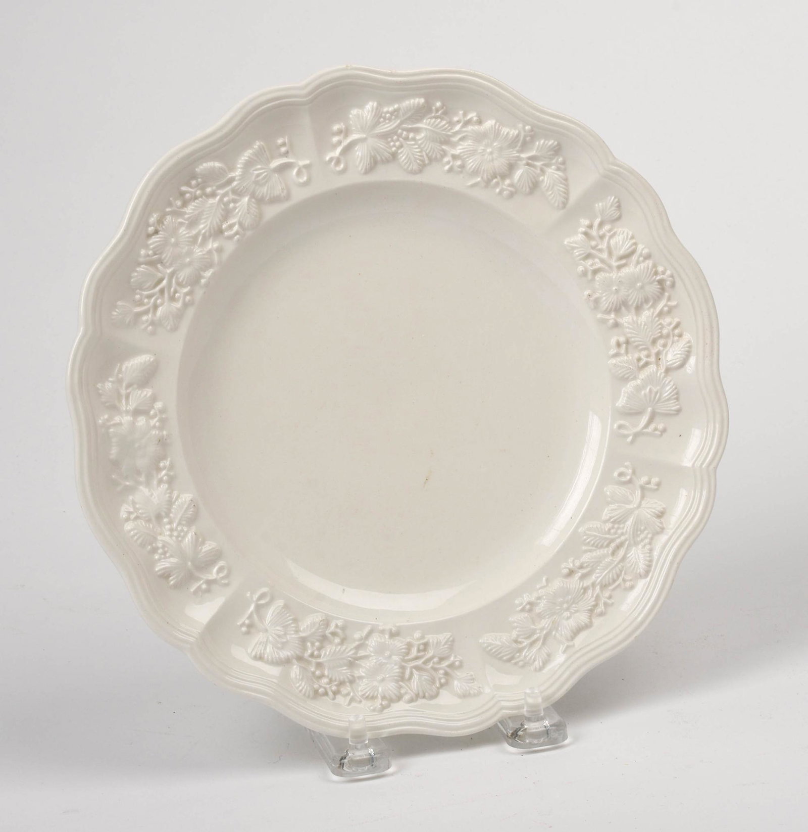 Mottahedeh Italian White Plate.: Diameter 8.25 inches.