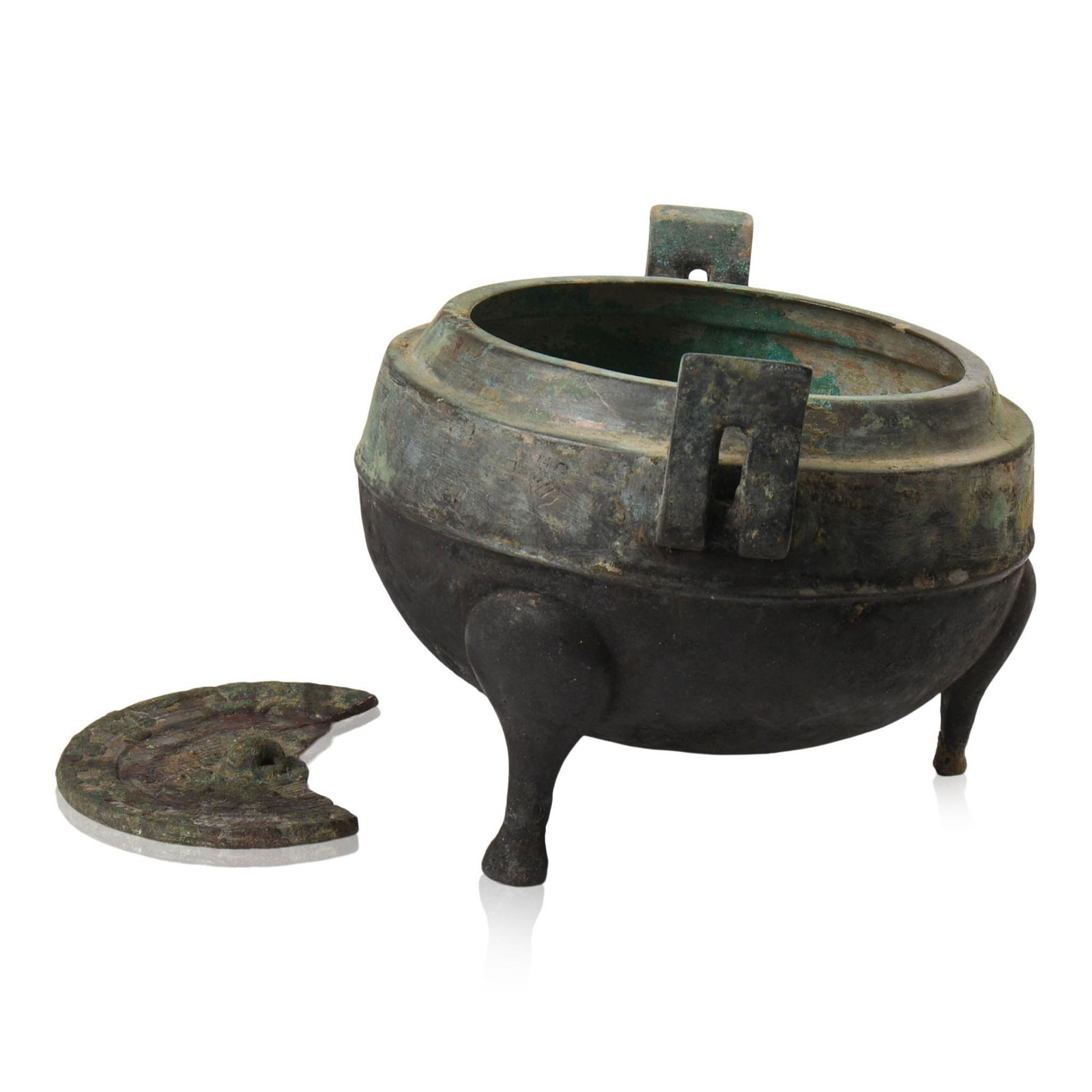 Two Chinese Bronze Artifacts (1 of 7)