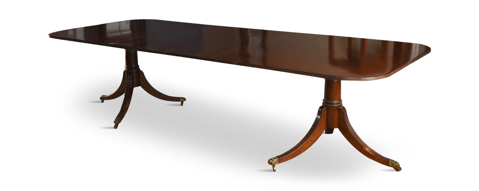 Centennial Duncan Phyfe Style Dining Table. (1 of 3)