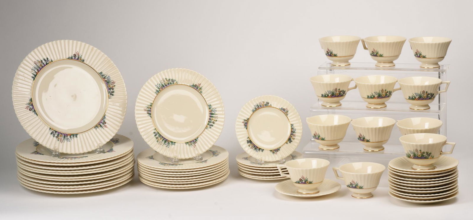 Lenox Rutledge Part Dinner Service (1 of 4)