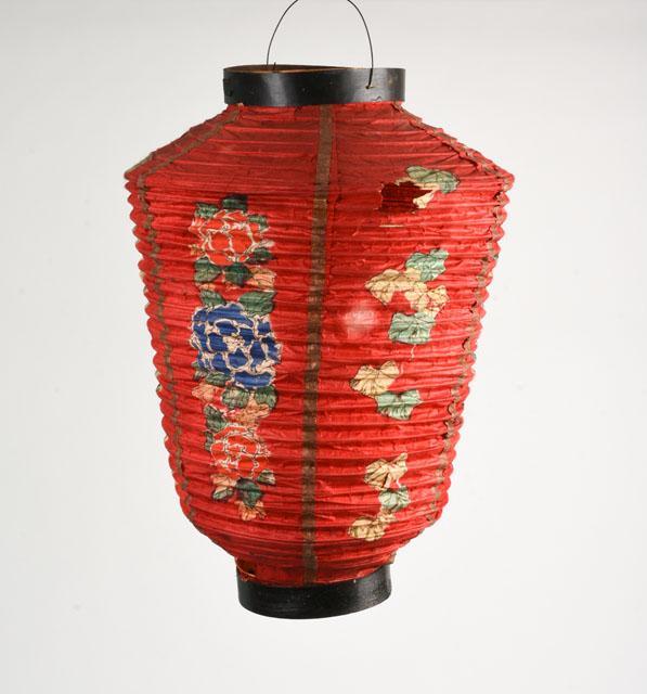 Eight Chinese Paper Lanterns. (1 of 20)