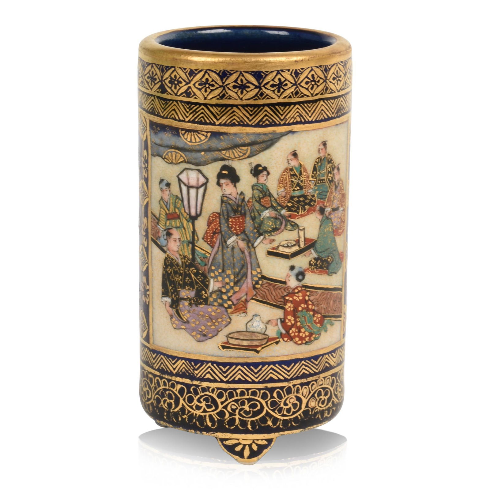 Small Japanese Satsuma Vase Signed Kinkozan. (1 of 6)