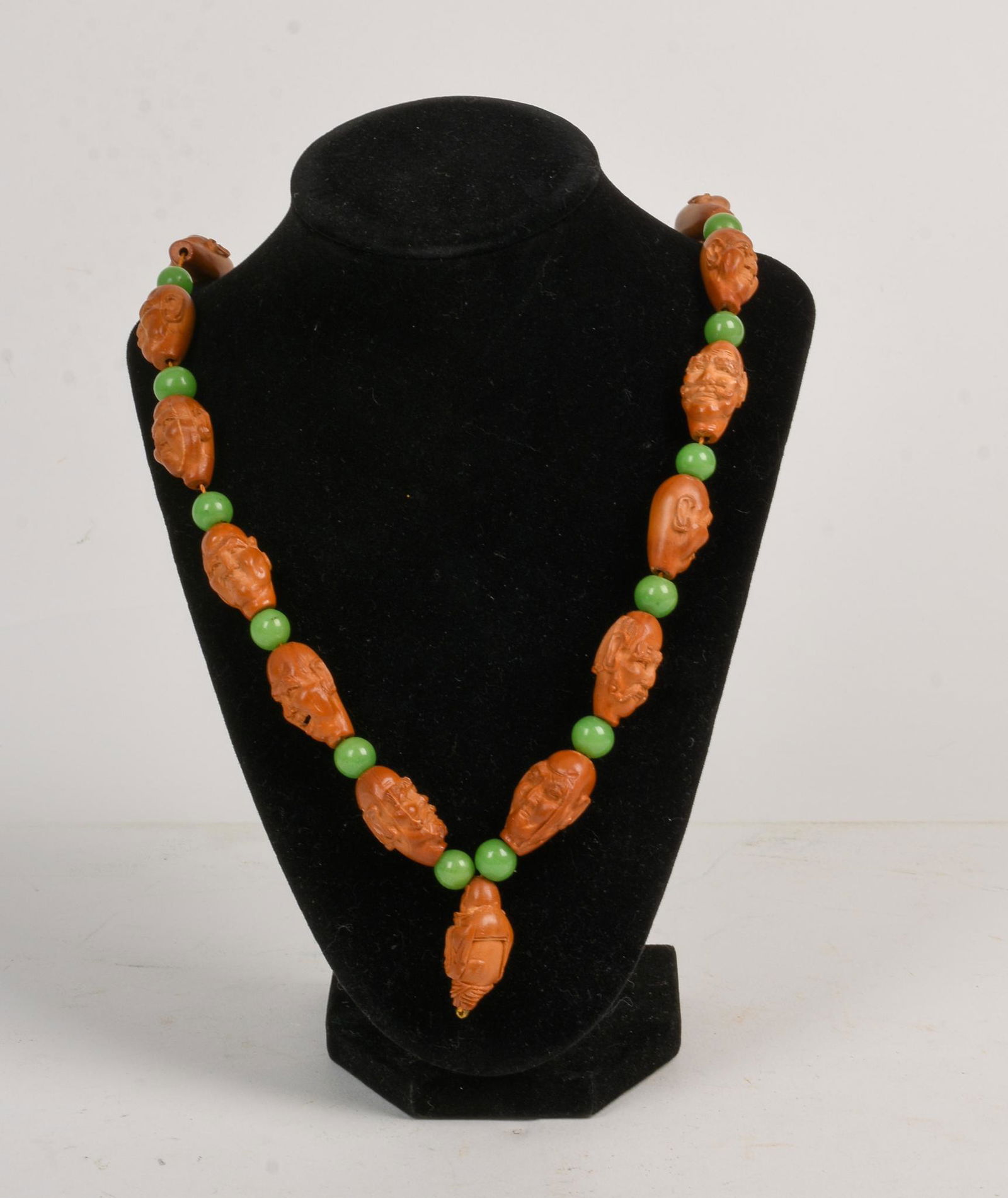 Chinese Hediao Bead and Peking Glass Necklace. (1 of 2)