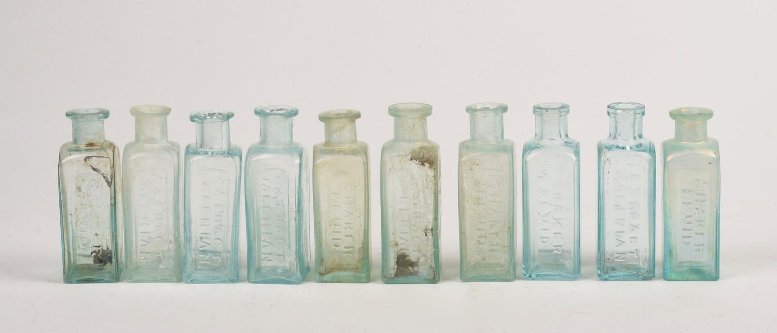 Ten Shaker Extract Valerian Bottles (1 of 3)