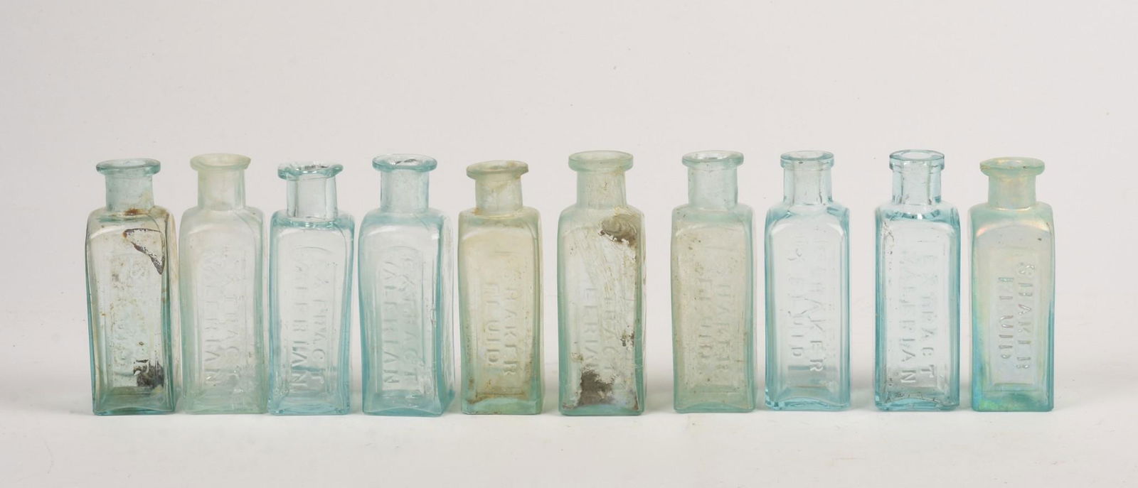 Ten Shaker Extract Valerian Bottles (1 of 3)