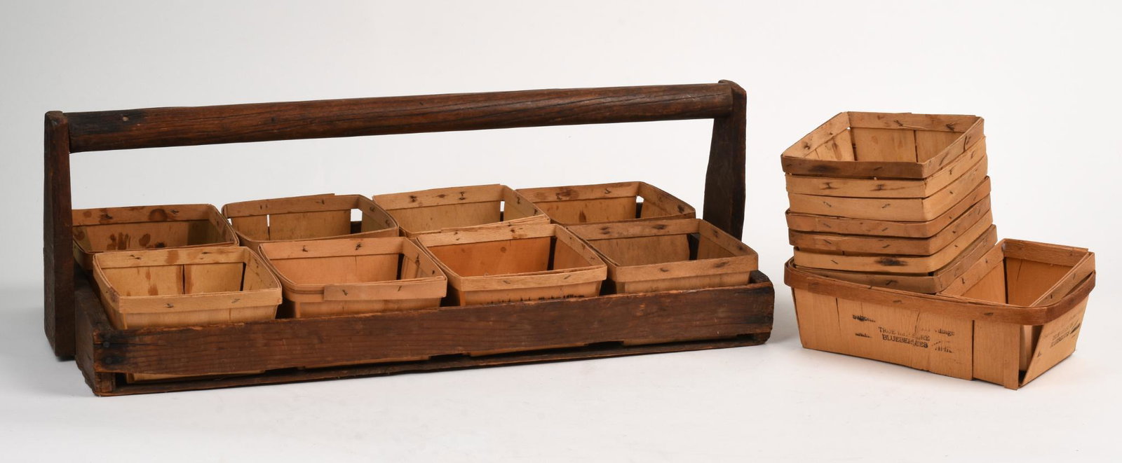 Shaker Berry Carrier and Measures: Width 24 inches, with seventeen measures