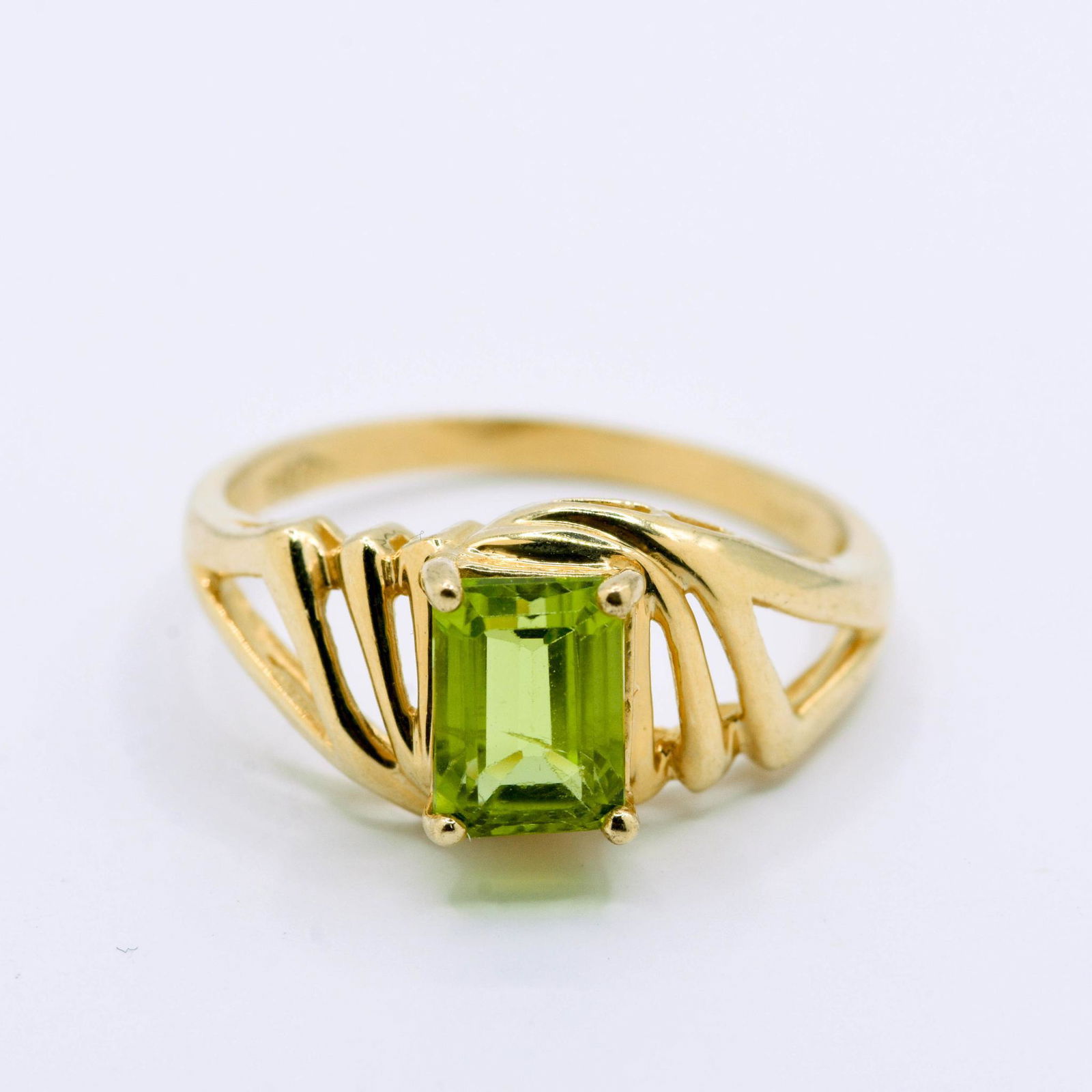 14K Yellow Gold Peridot Ring (1 of 2)