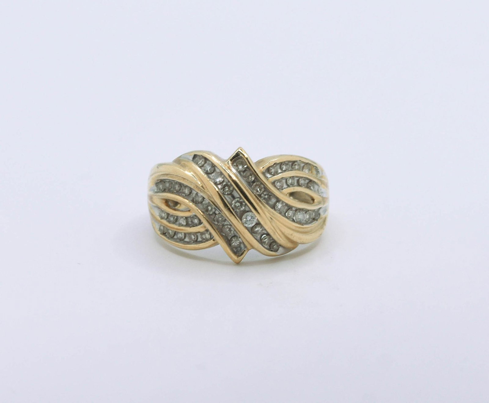 10K Yellow Gold Diamond Cluster Ring: 47 Diamond Melee Cluster Ring 4.1 grams . Size 8