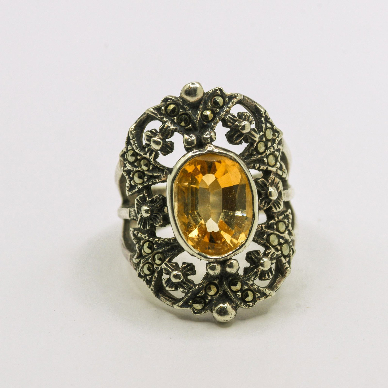 Sterilng Silver Yellow Stone & Marcasite Ring: 10mm X 8mm Oval Yellow Stone Ring Size 5, 6.0 grams