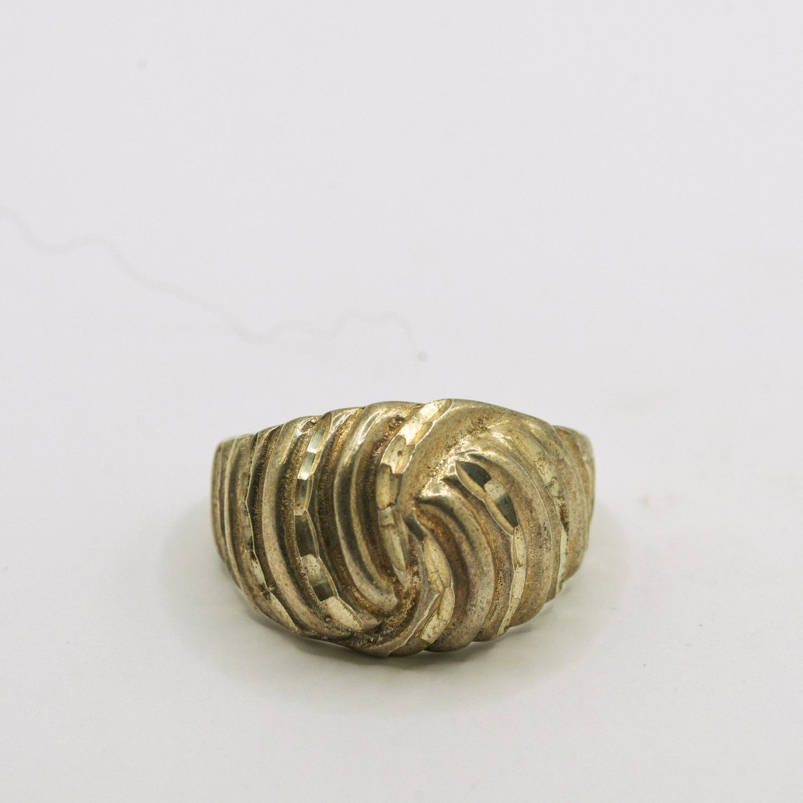 Sterling Silver Dome Ring: Diamond Cut Dome Style Ring Size 5.5, 4.3 grams