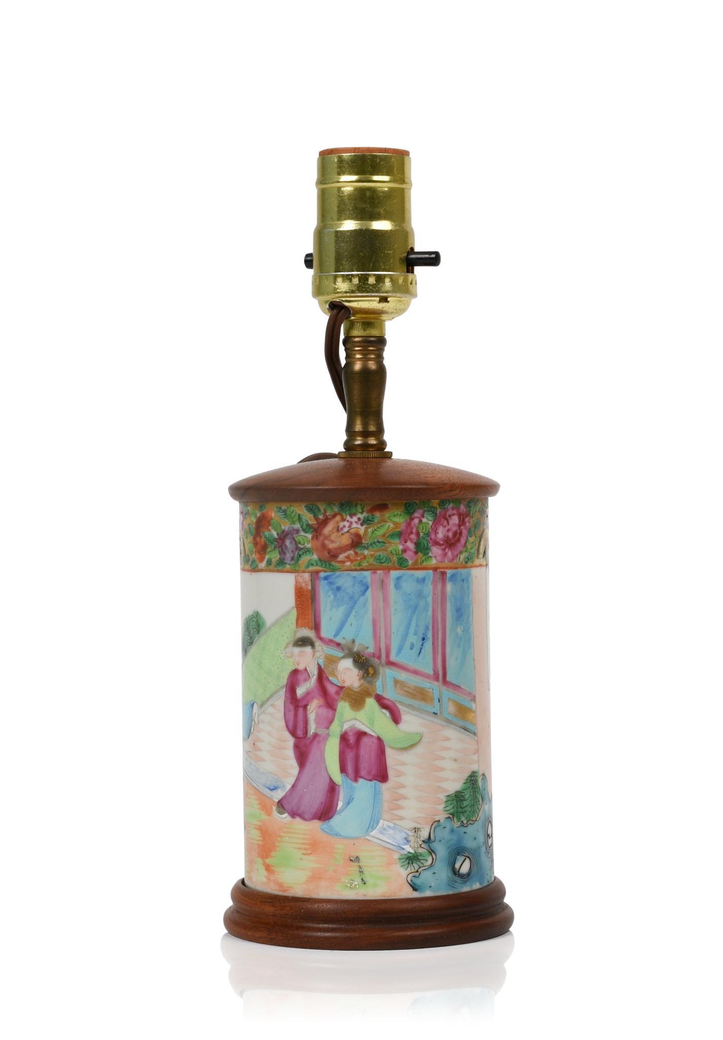 Rose Medallion Cylinder Vase Lamp. (1 of 4)