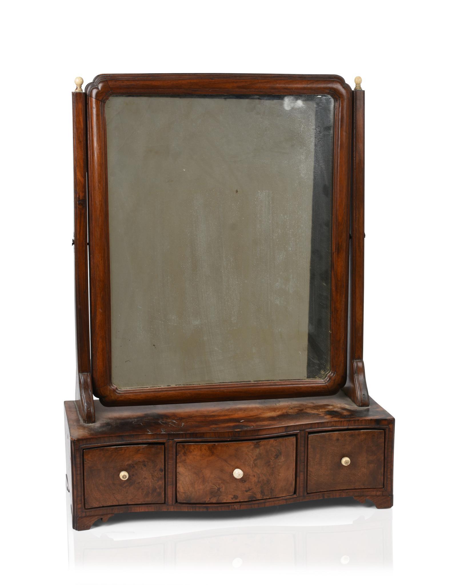Early George III Mahogany Shaving Mirror. (1 of 4)