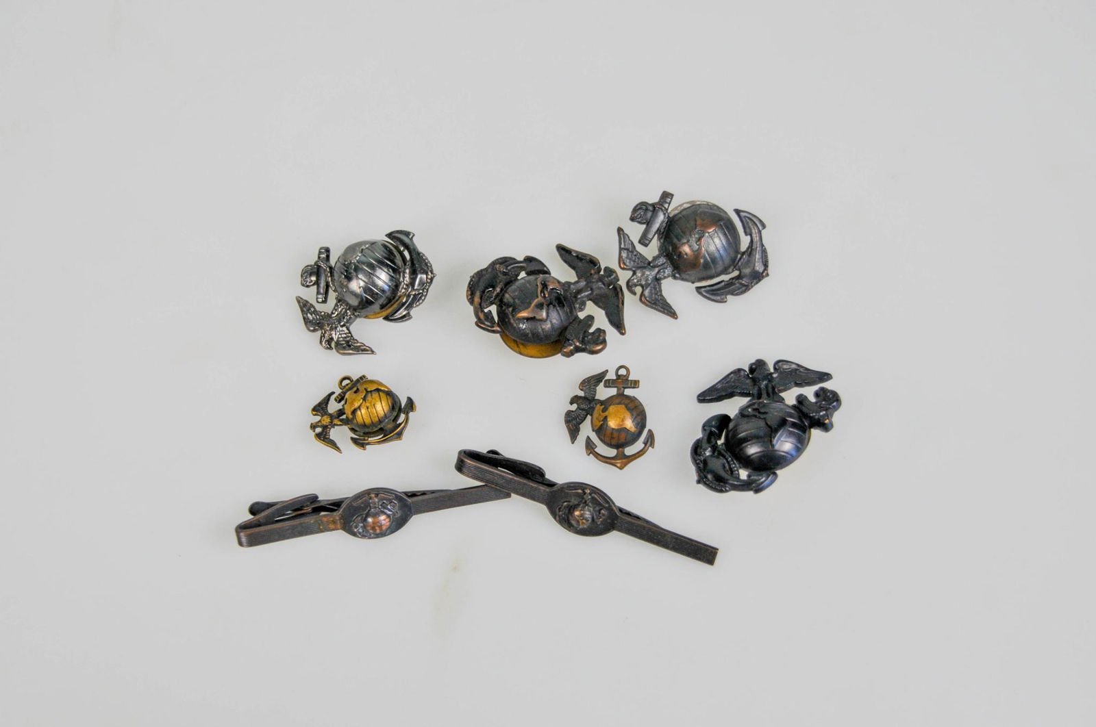 6 VINTAGE US MARINE CORP USMC UNIFORM BUTTON PIN LAPEL TIE CLIP LOT (1 of 5)