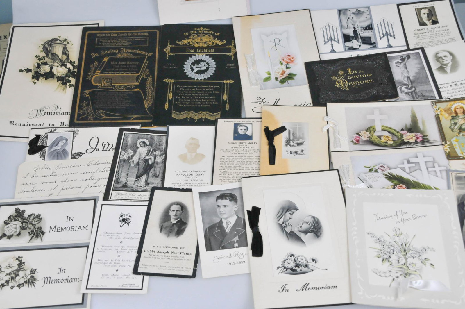 19TH & 20TH CENTURY MOURNING FUNERAL MEMORIAL CARD LOT: Funeral cards ranging from late 19th century to early 20th century w a couple sympathy cards