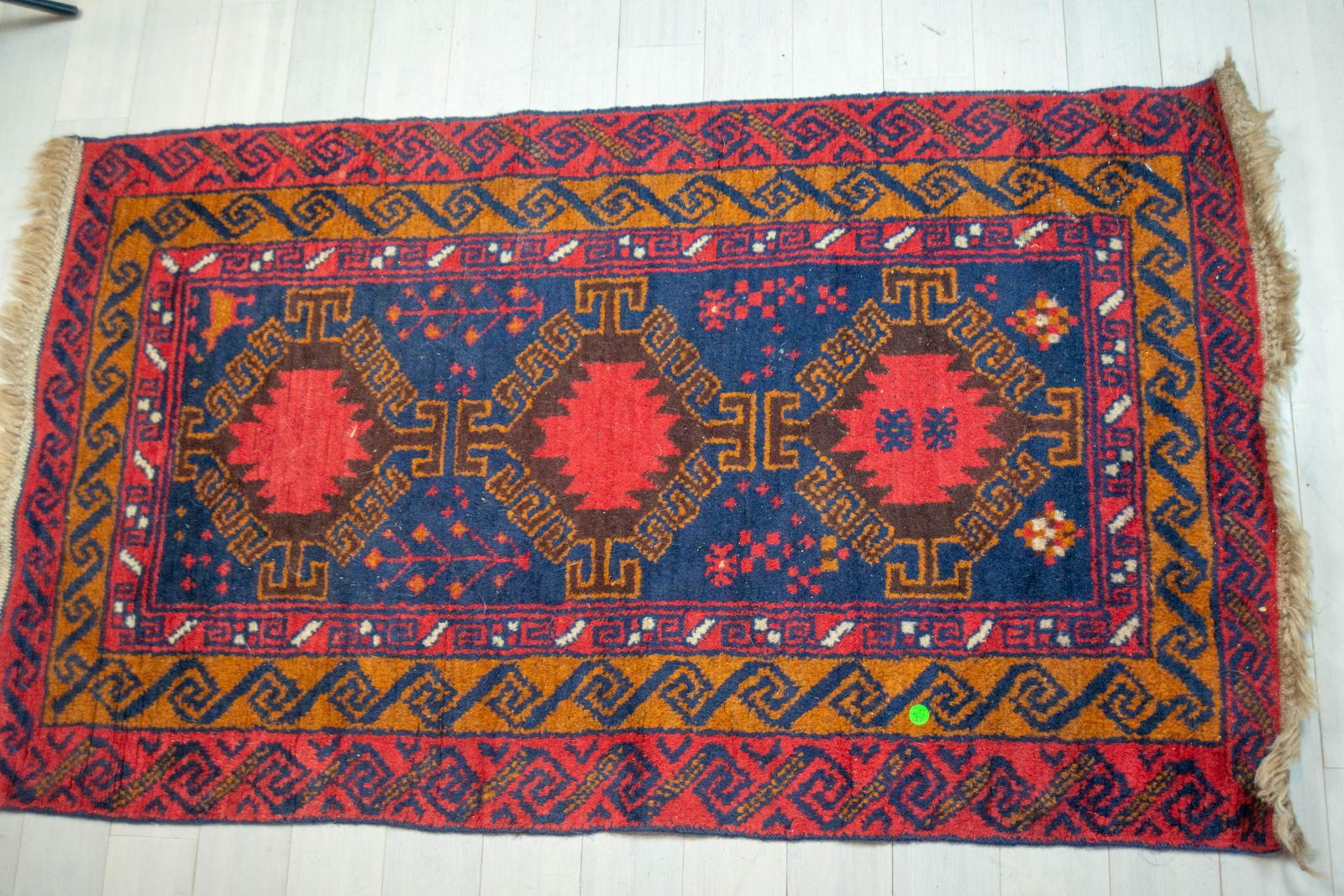 EARLY 20TH CENTURY PERSIAN HAND WOVEN RUG (1 of 7)