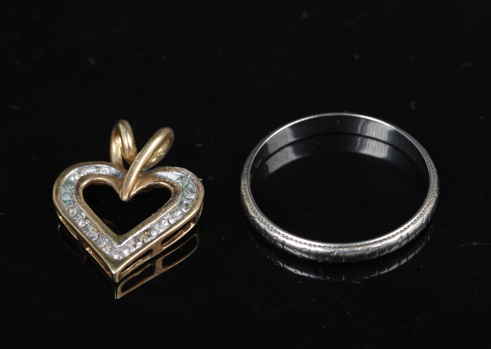 Two Pieces of Gold Jewelry. (1 of 1)