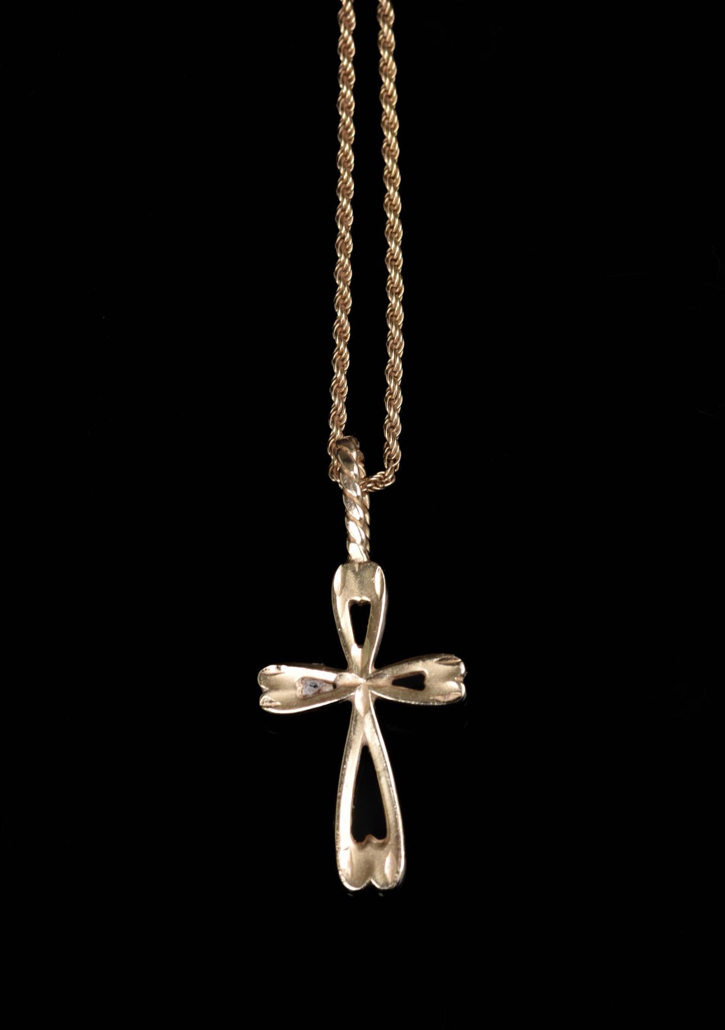 14K Gold Chain and Pendant.: 7.2 grams, pendant 1 inch long.